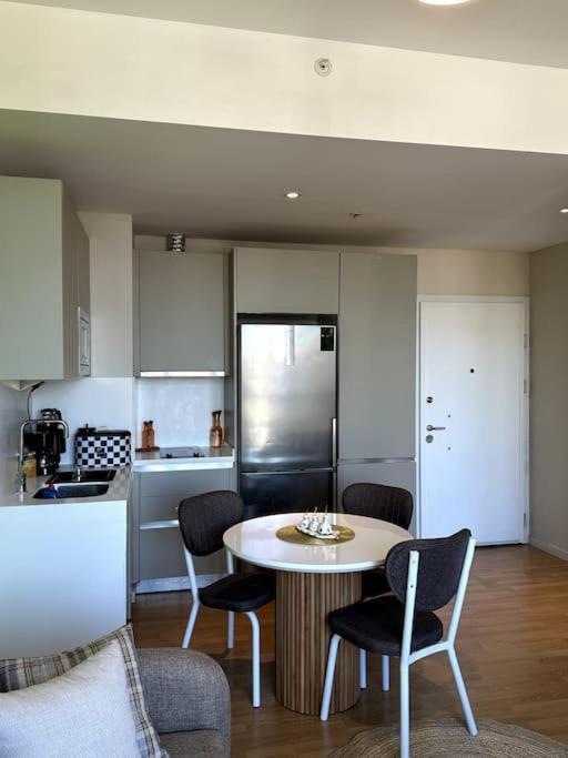 Apartment Center Luxurious *